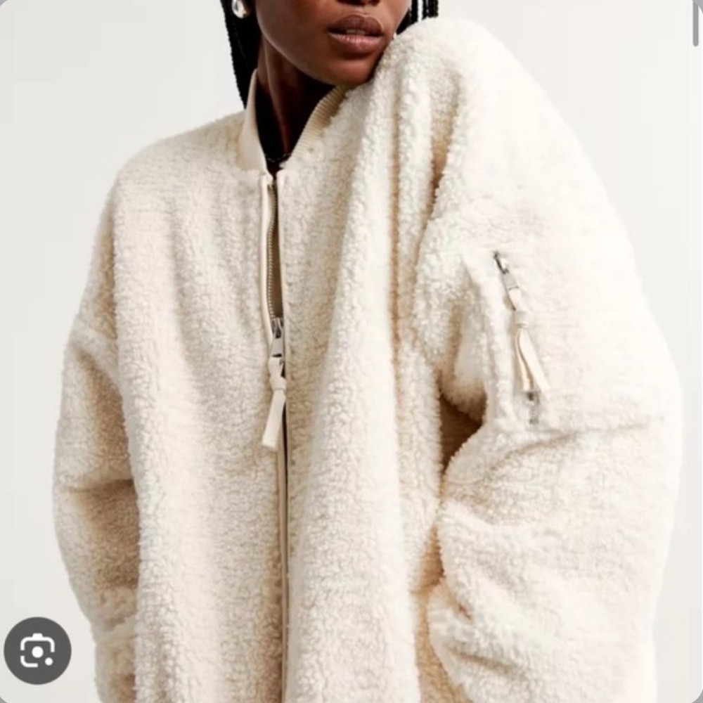 Abercrombie & Fitch Off-White Oversized Sherpa Jacket